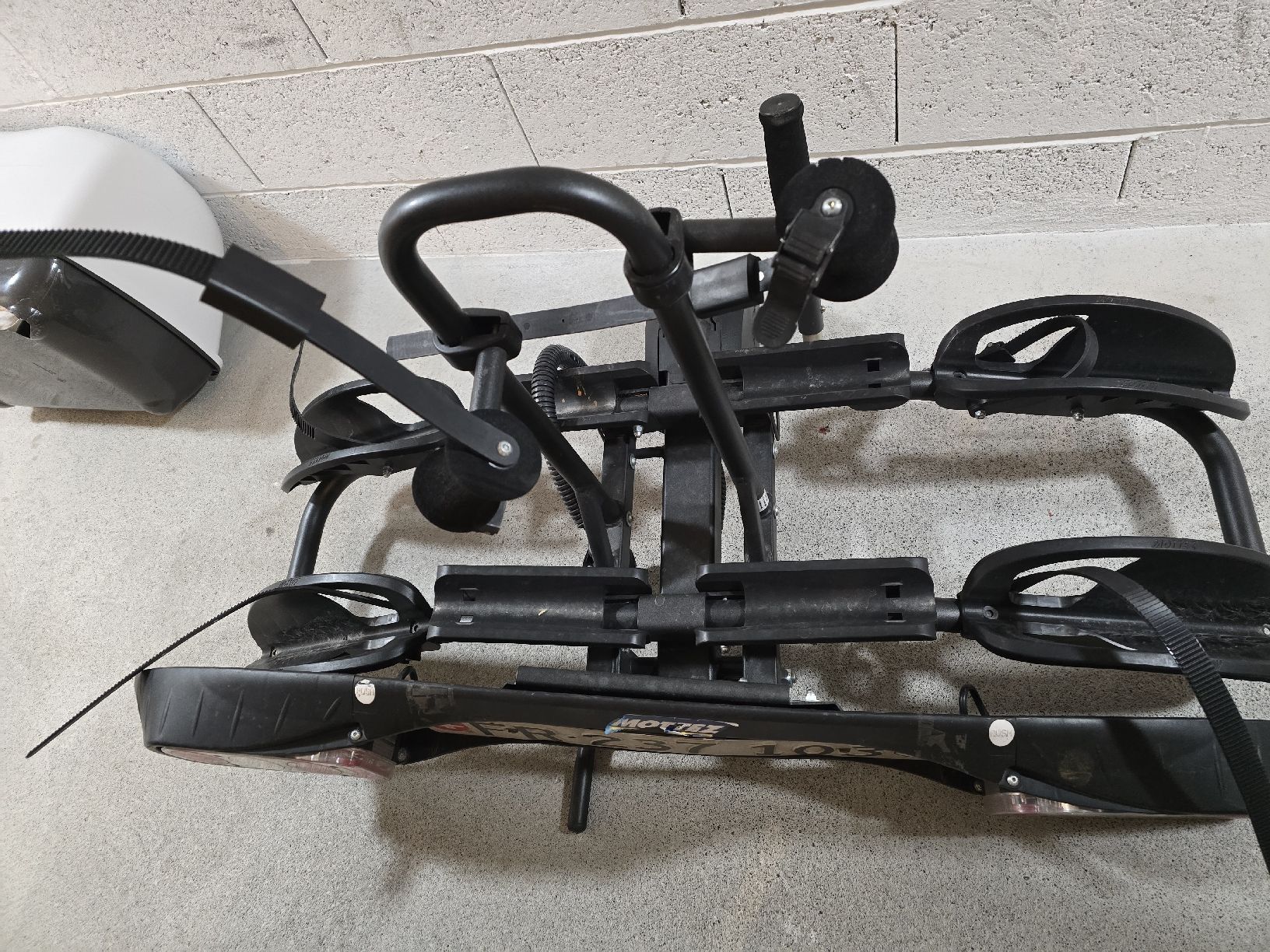 Ganci per rimorchio: porte vélo (2 vélos électriques) – Usato da Bulle venduto da jul_knn6 2