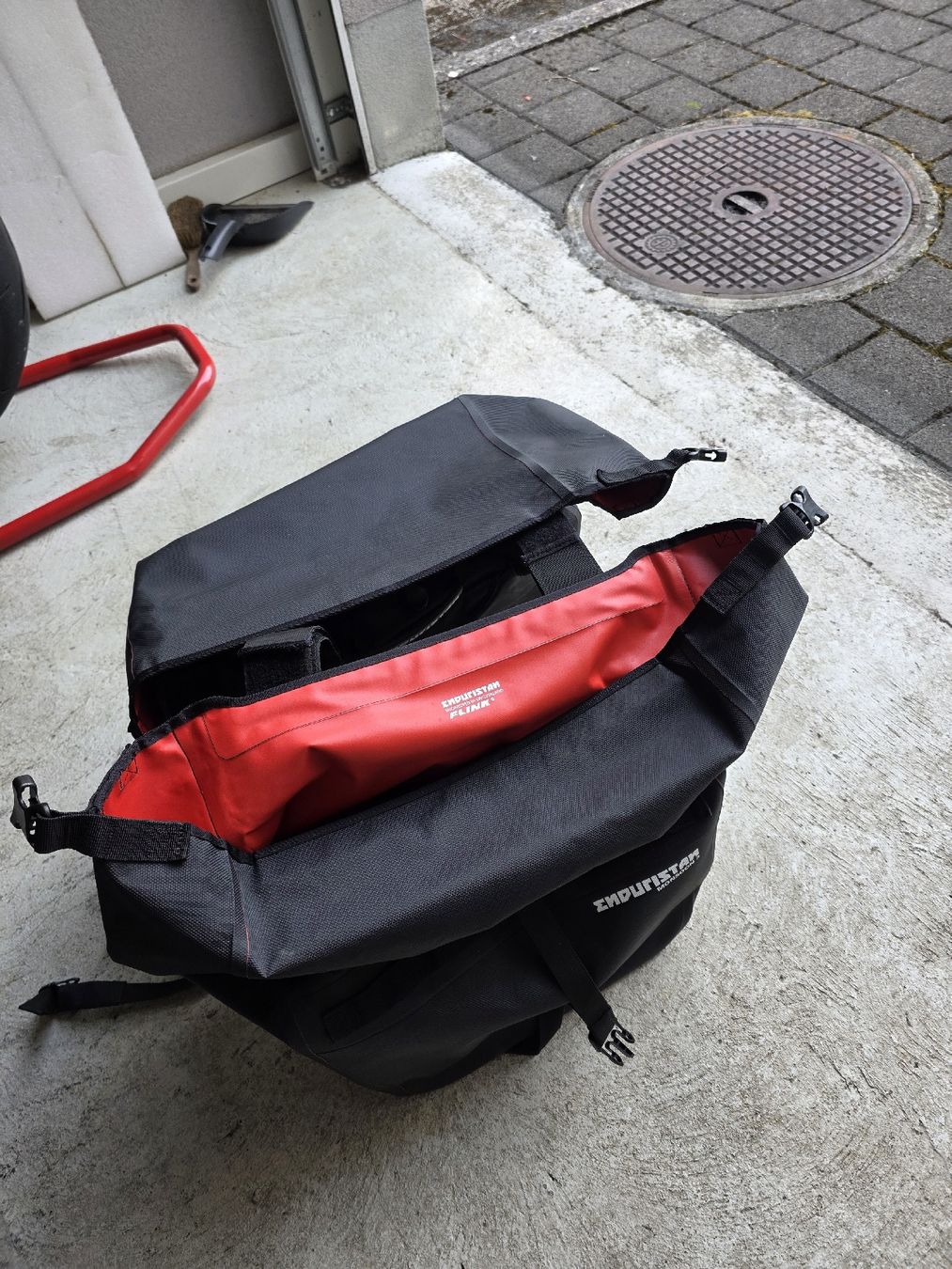 Enduristan Taschen: enduristan Satteltaschen – Gebraucht aus Münchenstein von RH4142 4