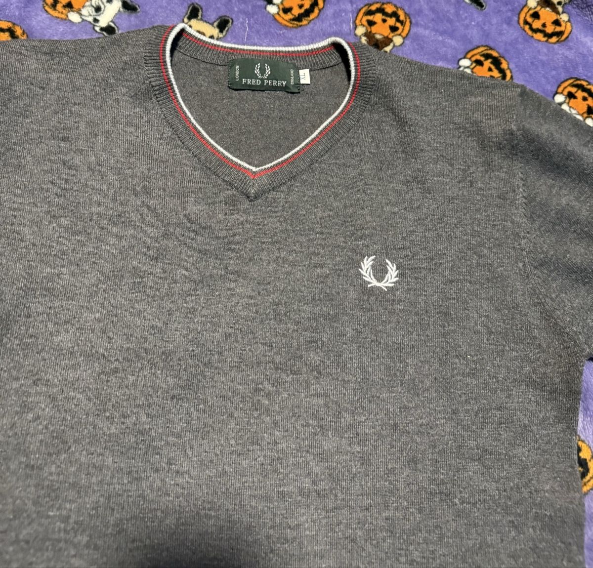 Fred Perry Maglioni & Felpe: Vintage Fred Perry Pullover grau- England – Usato da Birsfelden venduto da Soulseeker 1