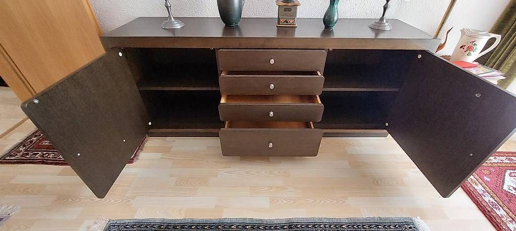 Commodes: Kommode Eiche massiv 2-türig und 4 Schubladen  – D'occasion à Siebnen par pch_p6w5 2