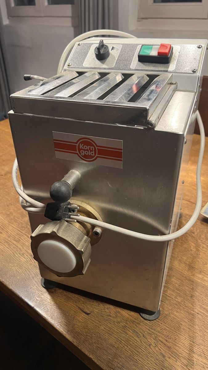 Appareils de cuisine: Profi Pastamaschine Korngold Tr 70 – D'occasion à Basel par nussbaum01