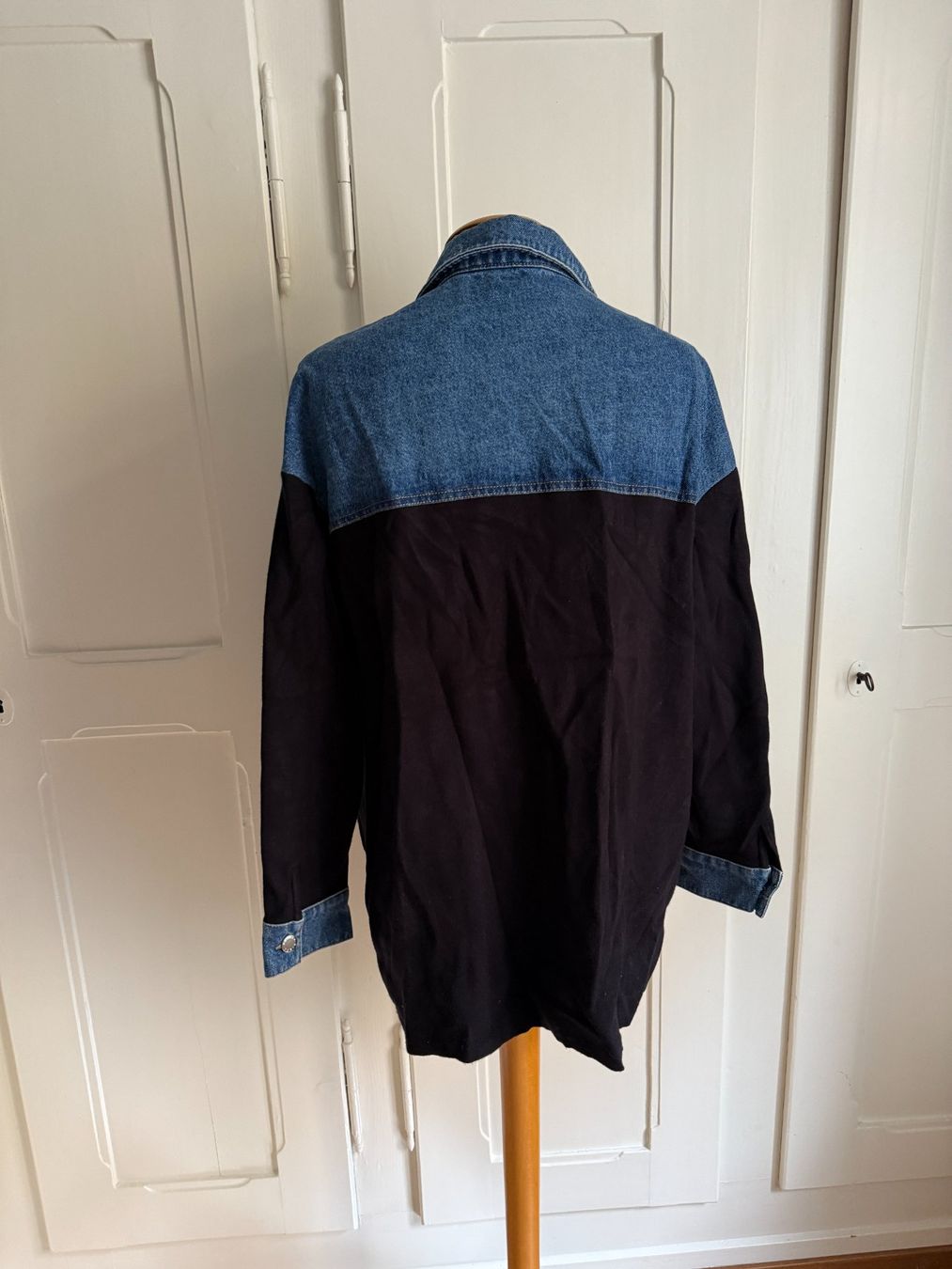 Sandro Vestes: SANDRO - Hemdjacke mit Jeanselementen 36 – D'occasion à Zürich par Diazaio 2
