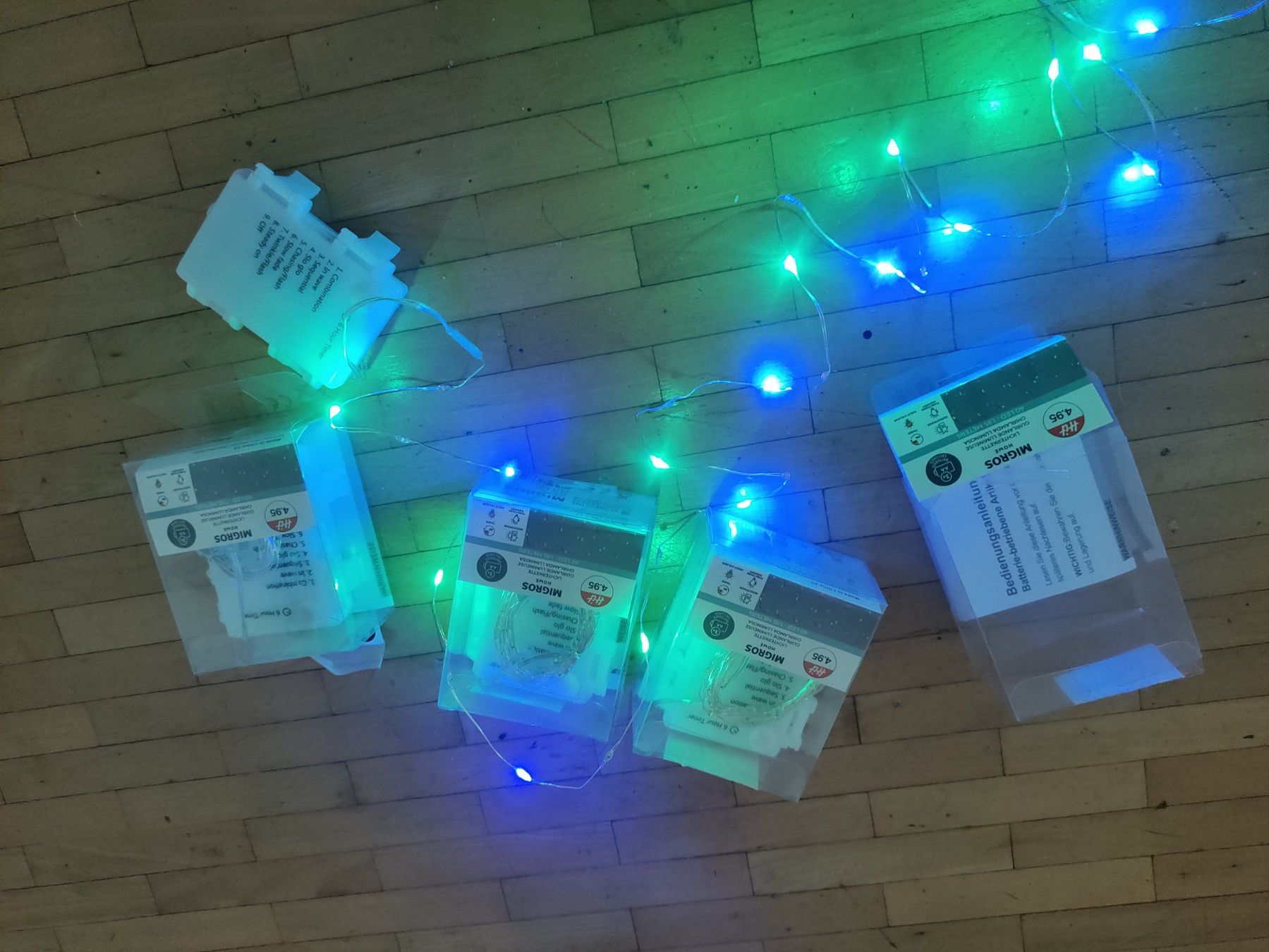 Ghirlande e barre luminose: Neu 4 pack Lichterketten – Nuovo e nell'imballaggio originale da Dagmersellen venduto da L.Ga. 3