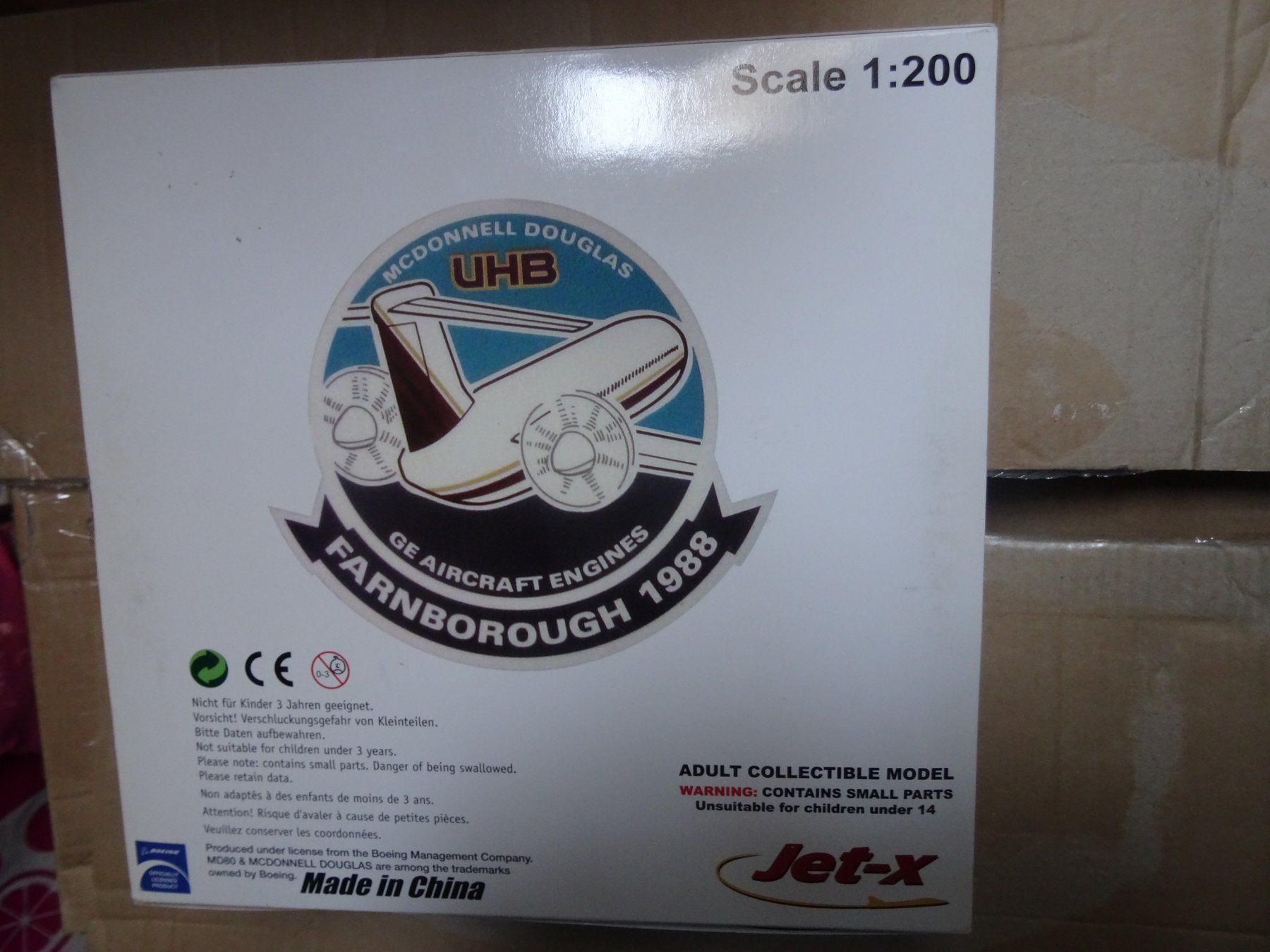McDonnell Douglas Kit di modellismo & Modellini statici: MCDONNEL DOUGLAS FLUGZEUGMODELL MD-80 1:200 – Usato da Olten venduto da pechsisa1 1