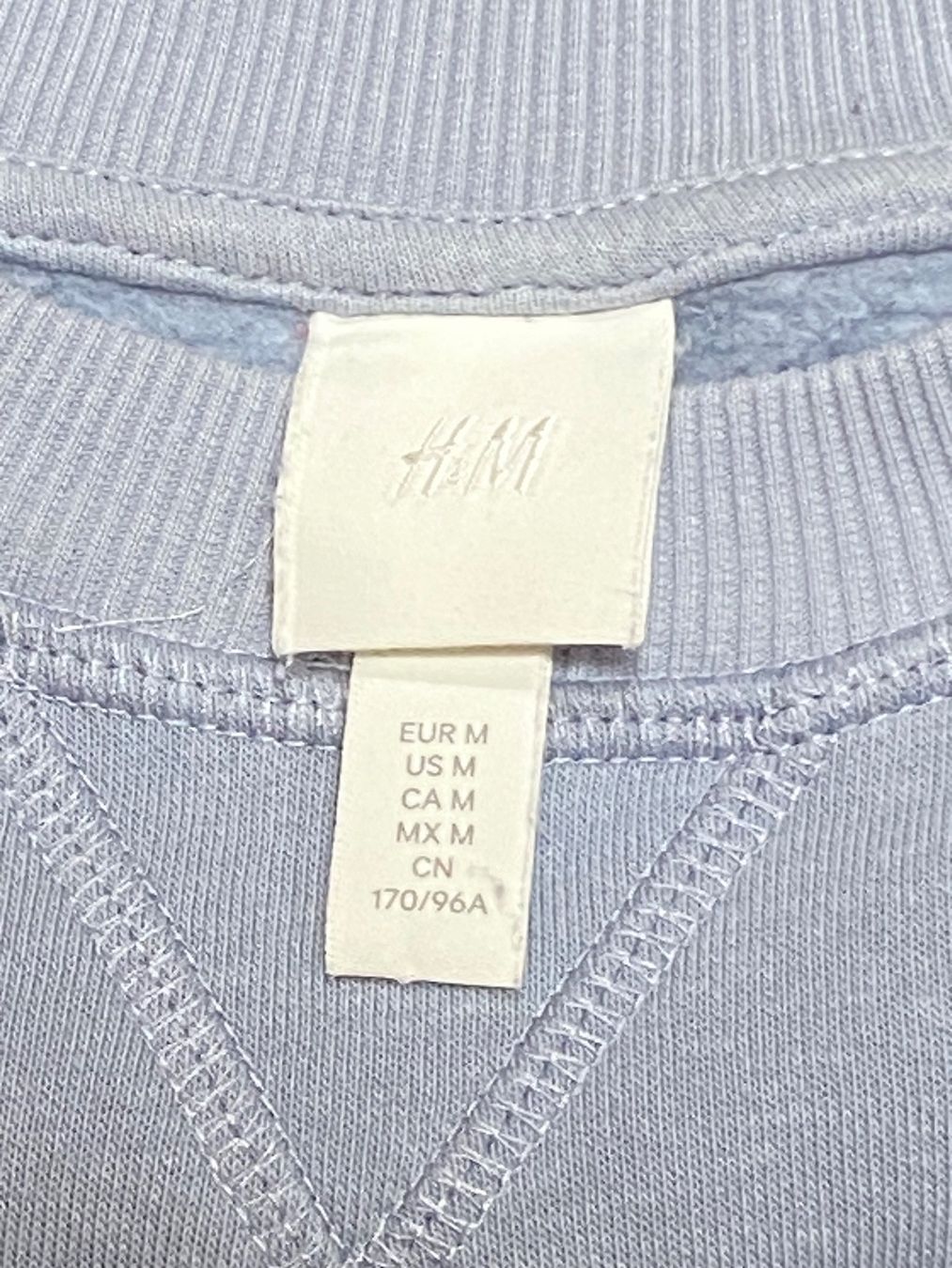 H&M Maglioni & Felpe: Great light blue H&M sweatshirt. M – Usato da Grund b. Gstaad venduto da PlageNeige 2