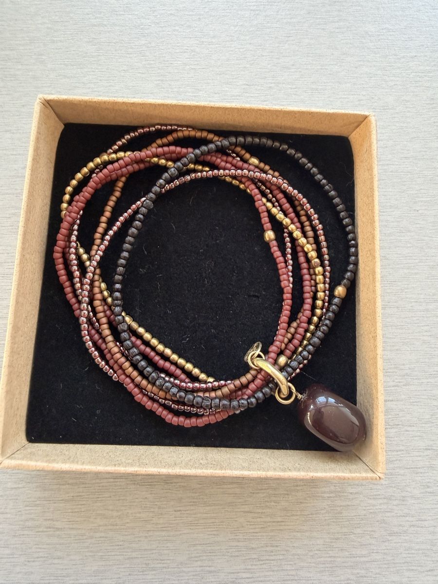 Bracciali & Braccialetti: NIRMALARMBAND mit Granat-Edelstein – Usato da Luzern venduto da sunny027