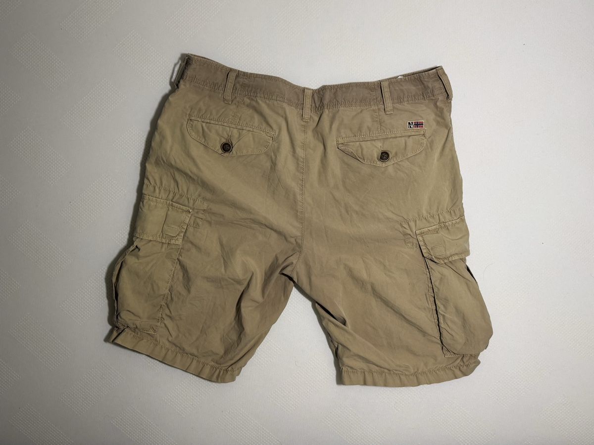 Napapijri Lots de vêtements: shorts bundle napapijri/peso – D'occasion à Forch par Noah_S. 4