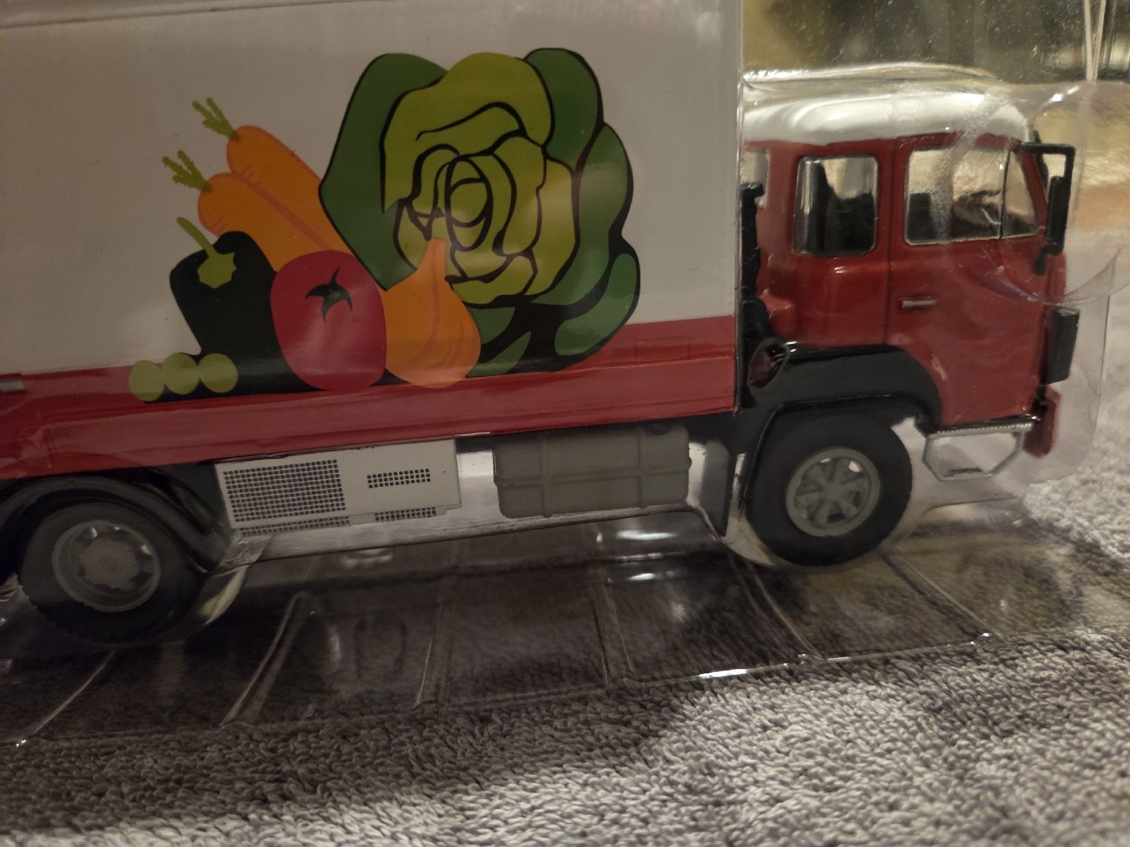 Kit di modellismo & Modellini statici: 1/43 camion SAURER COOP – Nuovo e nell'imballaggio originale da Lausanne venduto da Affichart