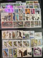Kleine Sammlung an Briefmarken mit Tiermotiven weltweit