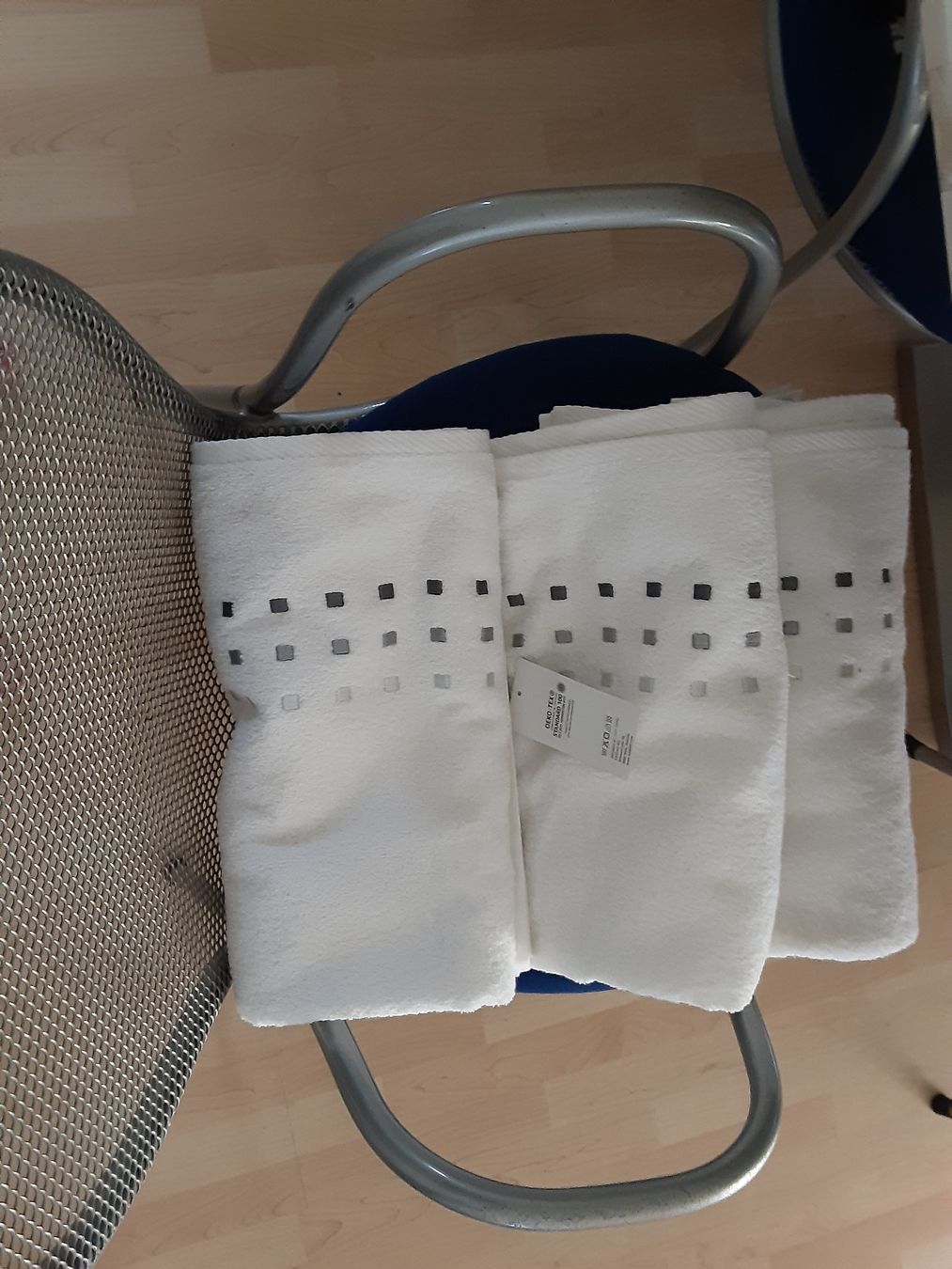 Teli da bagno: AUKTION. ENDET 3,stück – Nuovo e nell'imballaggio originale da wolfhalden venduto da 46464646