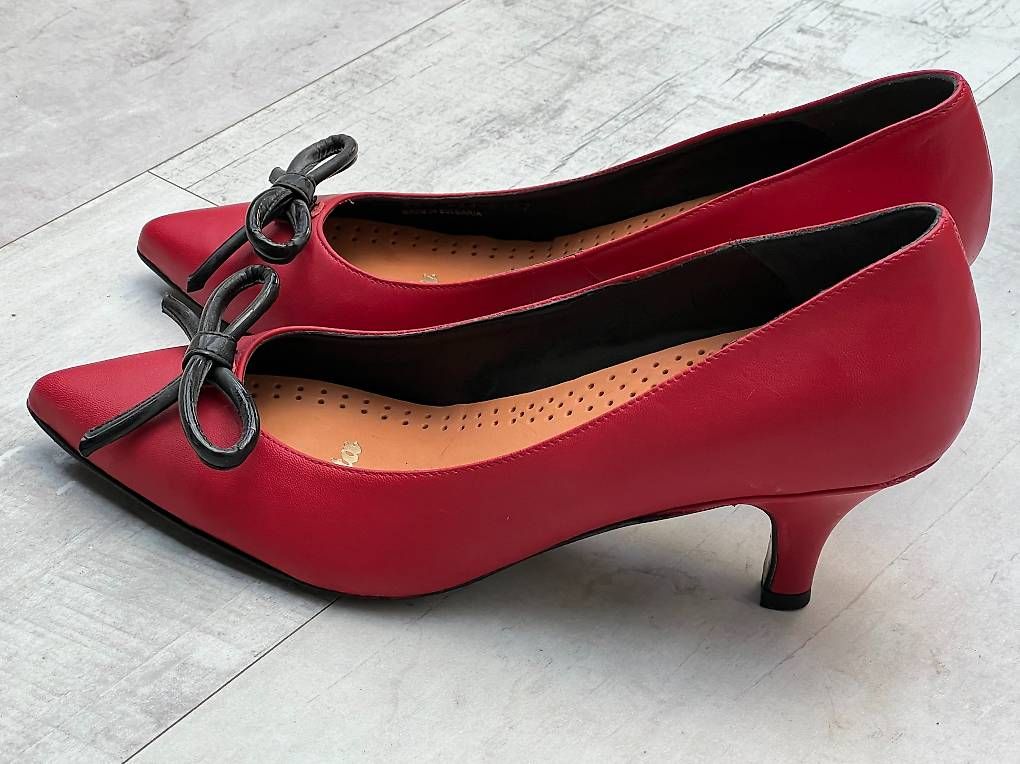 Scarpe da donna: Damenpumps rot, Grösse 40 – Usato da Leuggern venduto da Maceio100 3