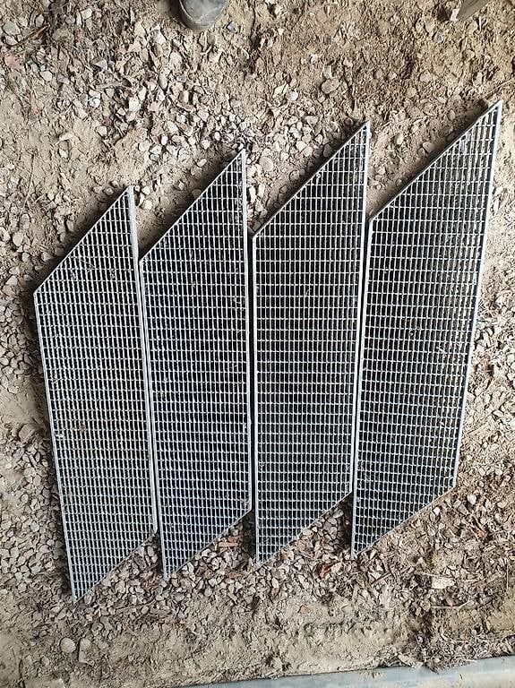 Scale: Treppenstufen Gitter 4 stk – Usato da Muhen venduto da Gsell4
