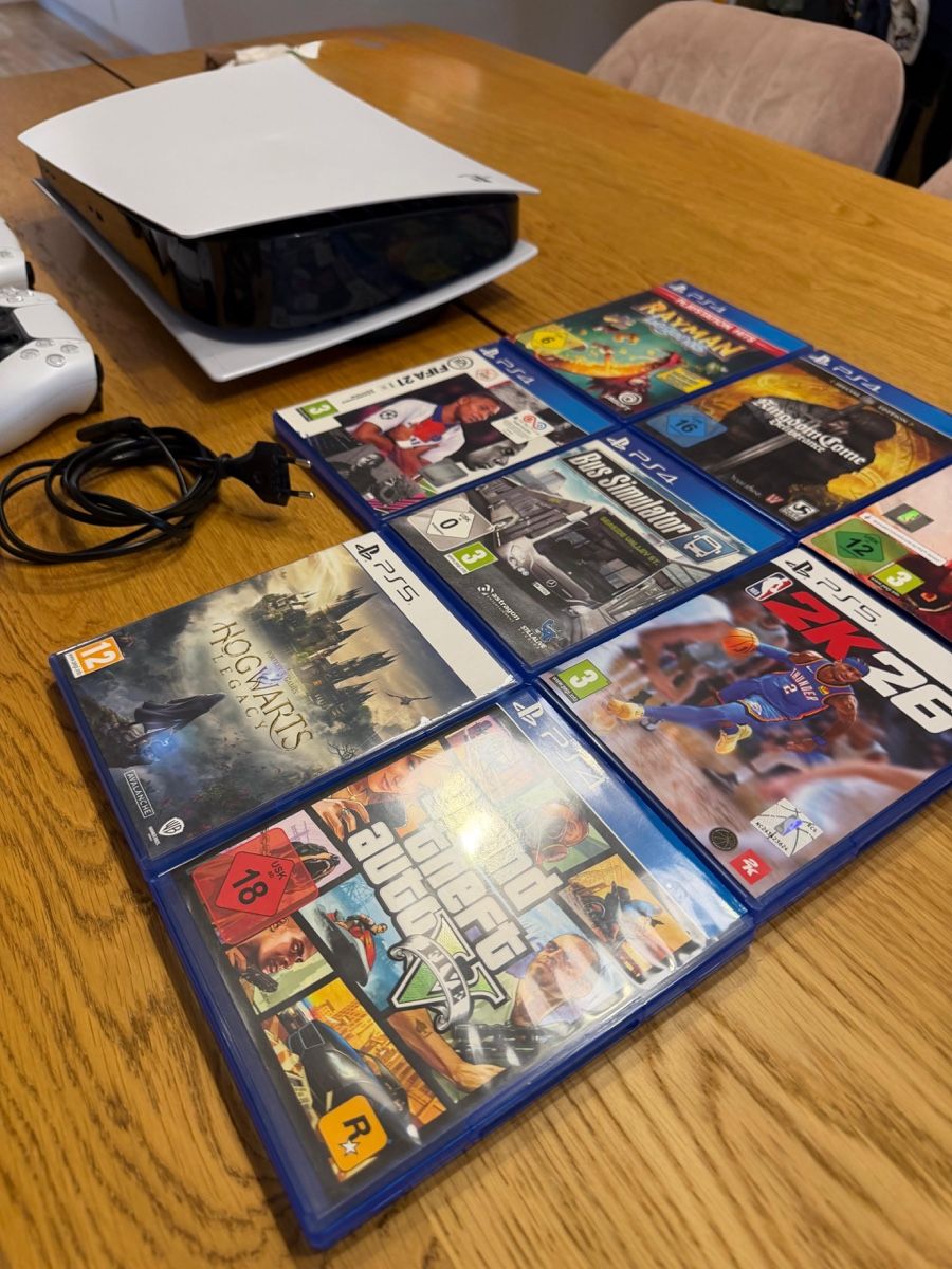 Sony Konsolen: Playstation 5 inkl. 2 Controller – Gebraucht aus Lausen von Skueveng 1