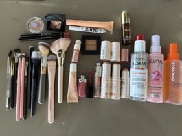 Grosser Kosmetik-Posten: Make-up, Pinsel, Haarpflege