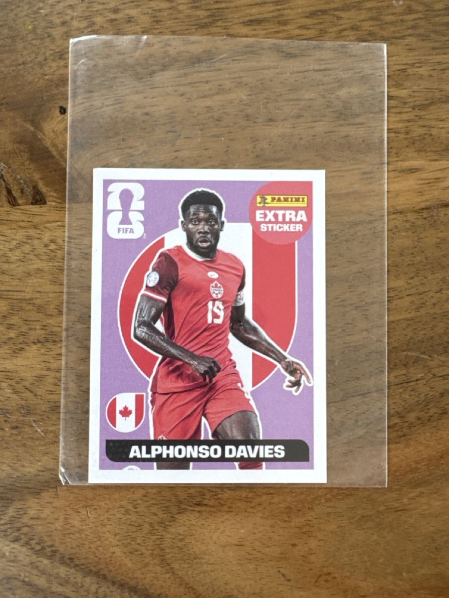 Panini Carte collezionabili: WM 2026 Panini - Extra Sticker - Alfonso Davies - Regular – Nuovo (secondo la descrizione) da Pfaffhausen venduto da topitopi