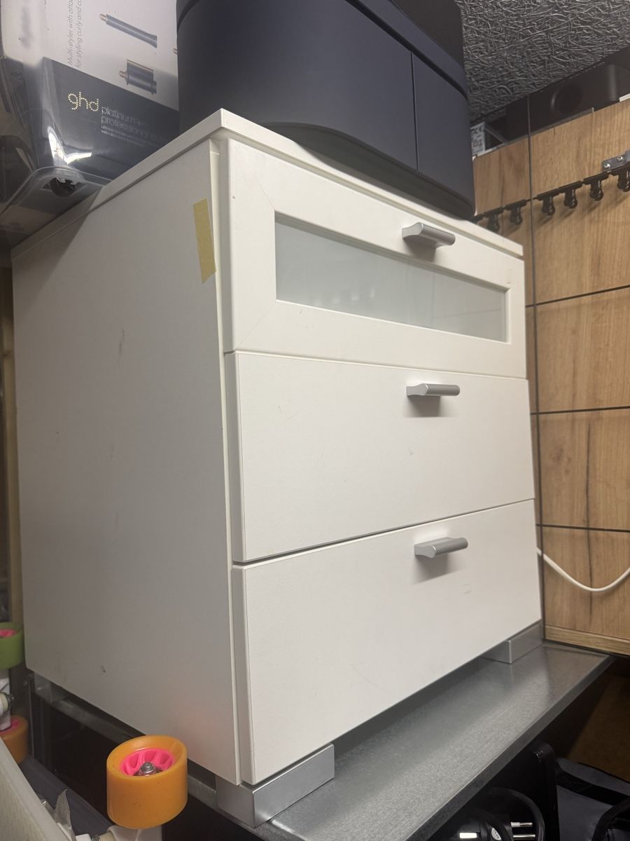 Kommoden: Kommode mit 3 Schubladen weiss matt Metallfuesse – Gebraucht aus Rotkreuz von mar_6vmq 1