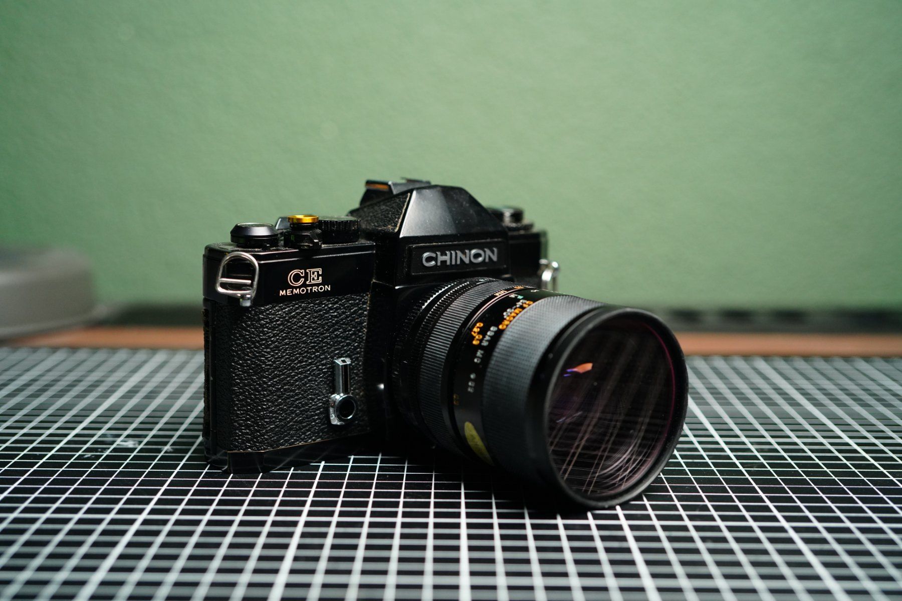 Fotocamera: Chinon CE mit Objektiv – Usato da Oberägeri venduto da timm.jpeg