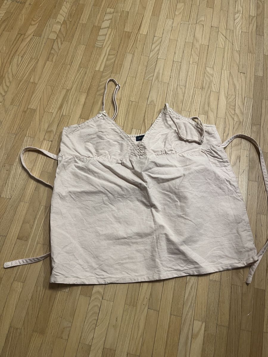 Brandy Melville Tops: Brandy Melville Top‼️ein Artikel gratis dazu – D'occasion à St. Gallen par elli18