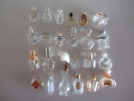 24 leere Parfum Miniatures alt sehr selten