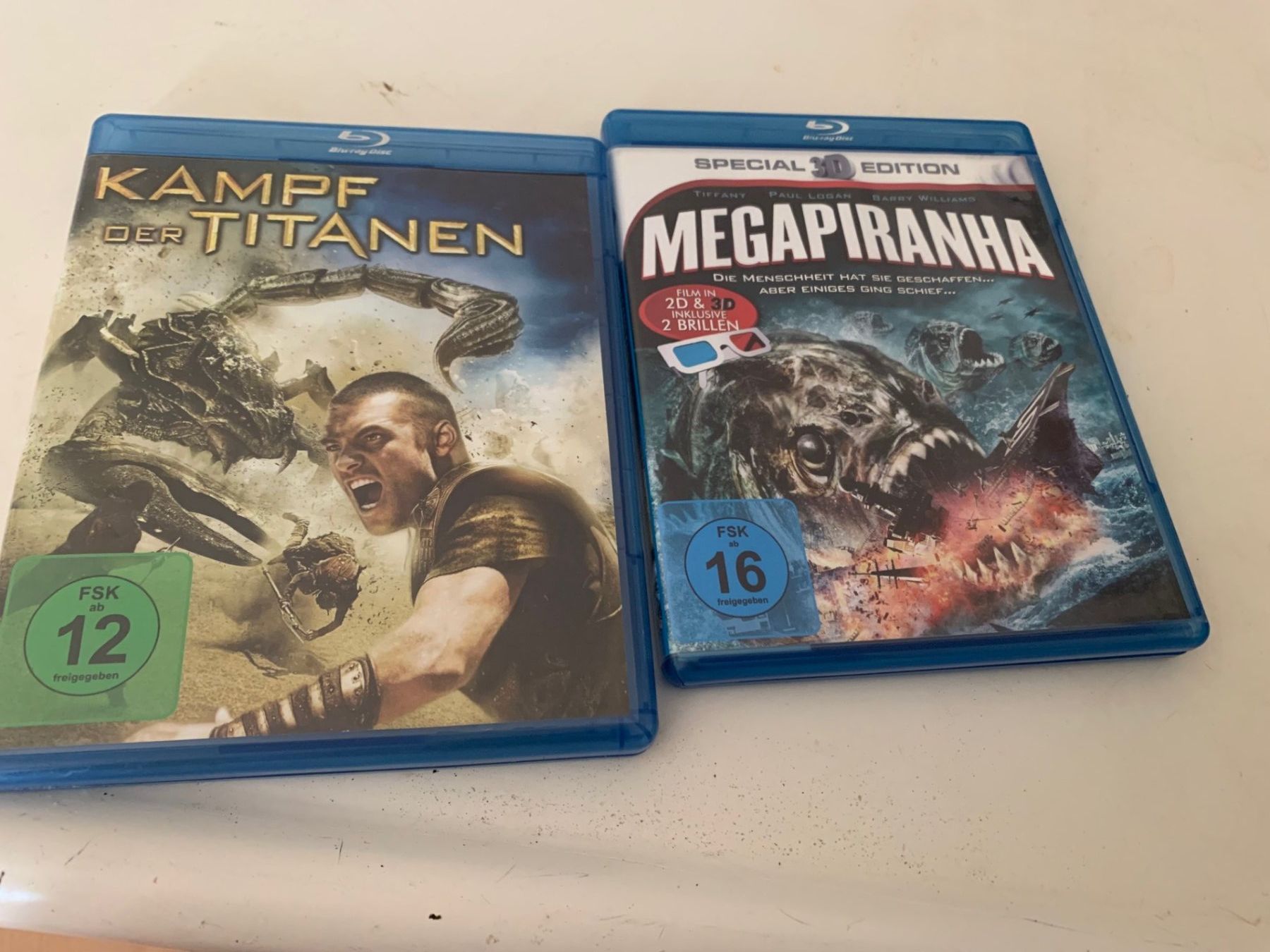 Alle DVDs: Kampf der Titanen  Megapiranha Special Edition Blu-ray Discs – Gebraucht aus Emmen von newcar4you