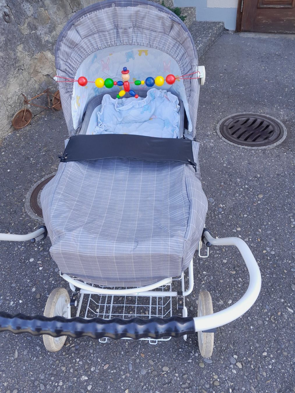 Poussette: Antiker Kinderwagen – D'occasion à Bözen par pfisterfuchs 1