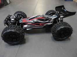 4WD Buggy mit Monsterreifen