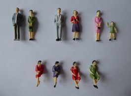 10 tolle Figuren, ca. 1:32, Spur 1, neuwertig