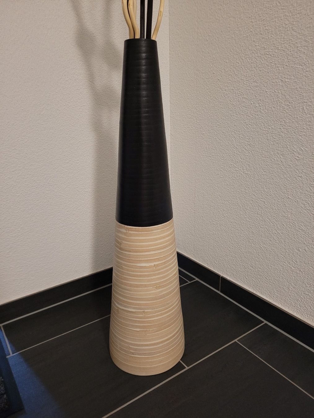 Alle Dekorationen: Dekorative Kunststoff-Vase mit Dekorgesteck – Neu (gemäss Beschreibung) aus Birrwil von Mischabel1 1