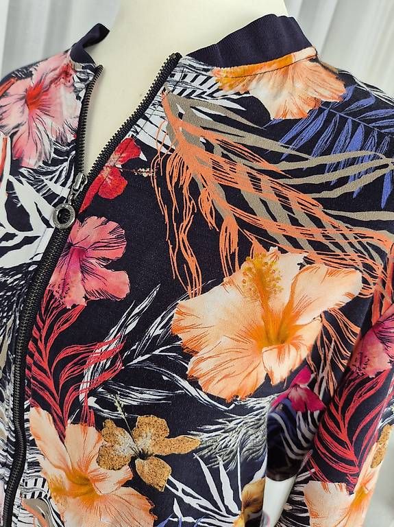 Jacken: Comma Viskose-Sommerjacke Grösse 40 – Gebraucht aus  von  2