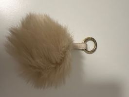 Flauschiger Taschenanhänger / Schlüsselanhänger beige