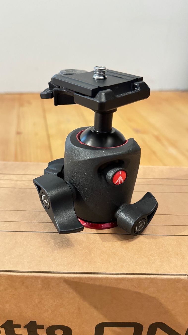 Manfrotto Stative & Köpfe: Manfrotto ONE with  Tripod with Ball Head – Gebraucht aus Buckten von Benjaminbuckten 4