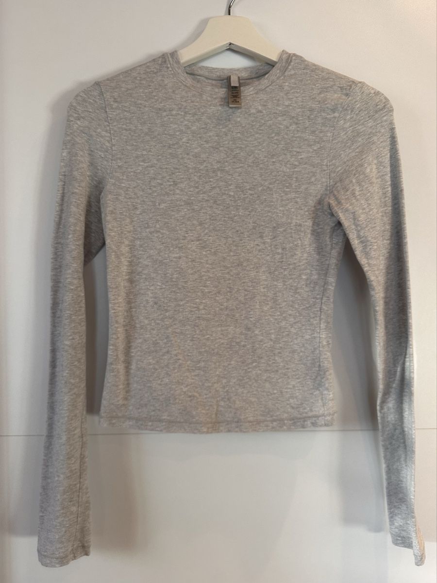 Camicette: Skims longsleeve grey – Usato da Malans GR venduto da AKohler