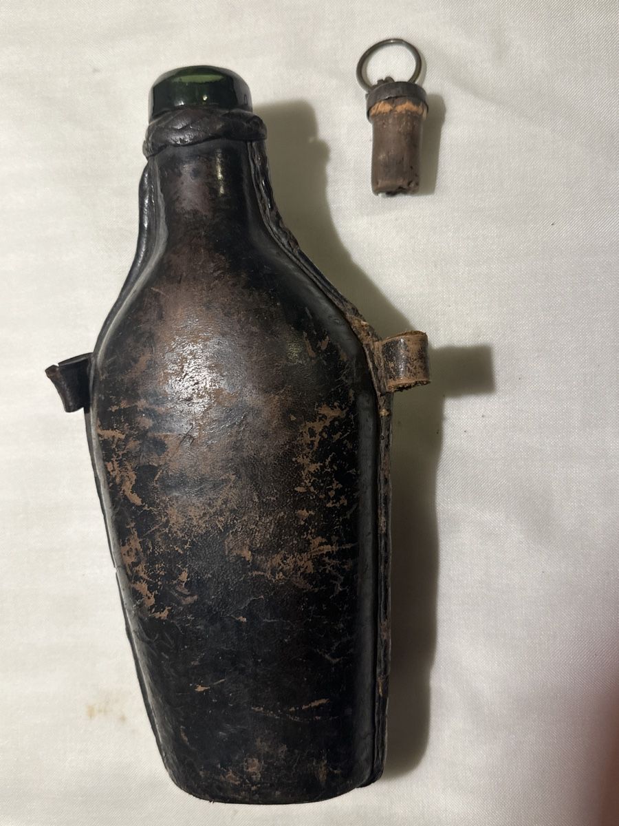 Bouteilles: Antike Lederflasche mit Glasflasche, ca. 1900 – D'occasion à Zürich par Chaeffeler 2
