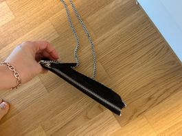 Tasche schwarz mit Nieten und Kette guter Zustand