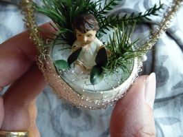 Nostalgischer Christbaumschmuck Körbchen mit Christkind
