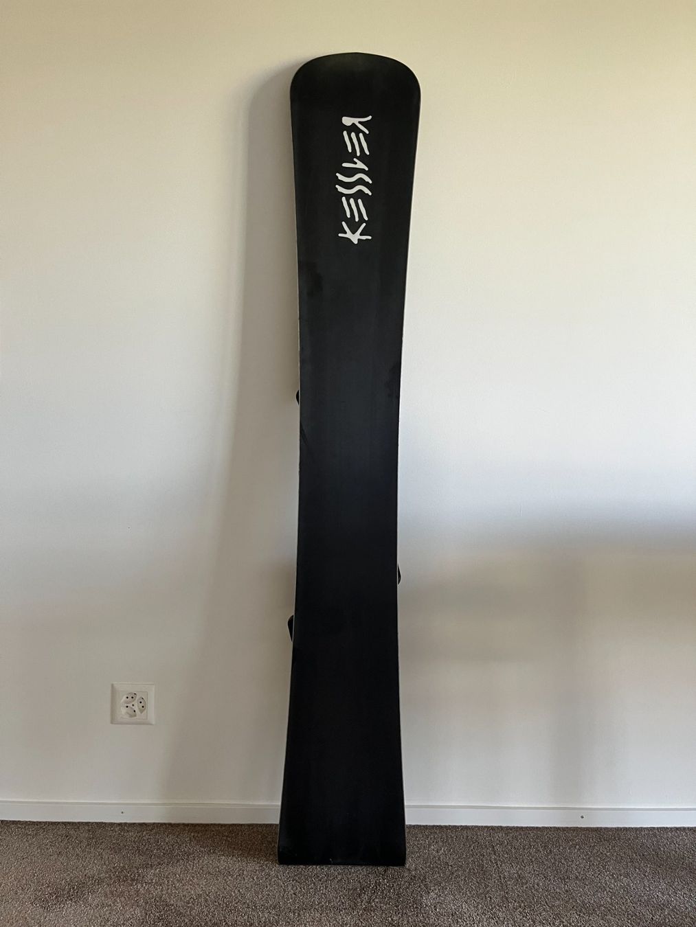 Kessler Board: KESSLER Raceboard "Titanum" mit FRITSCHI-Bindung – Usato da Uznach venduto da Pommes06 1