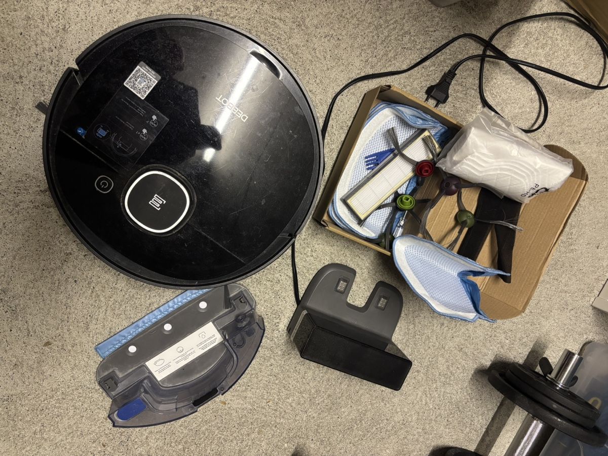 Ecovacs Aspirapolveri & Accessori: Deebot OZMO 920 Robot Vacuum Cleaner - Incl. Extras – Usato da Zug venduto da Roderric_Ro 1