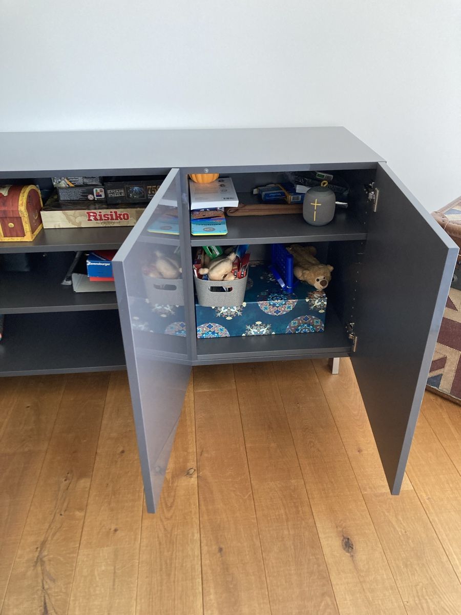 Mobili TV: Sideboard Anthrazit – Usato da Baar venduto da LC2Sessel 3