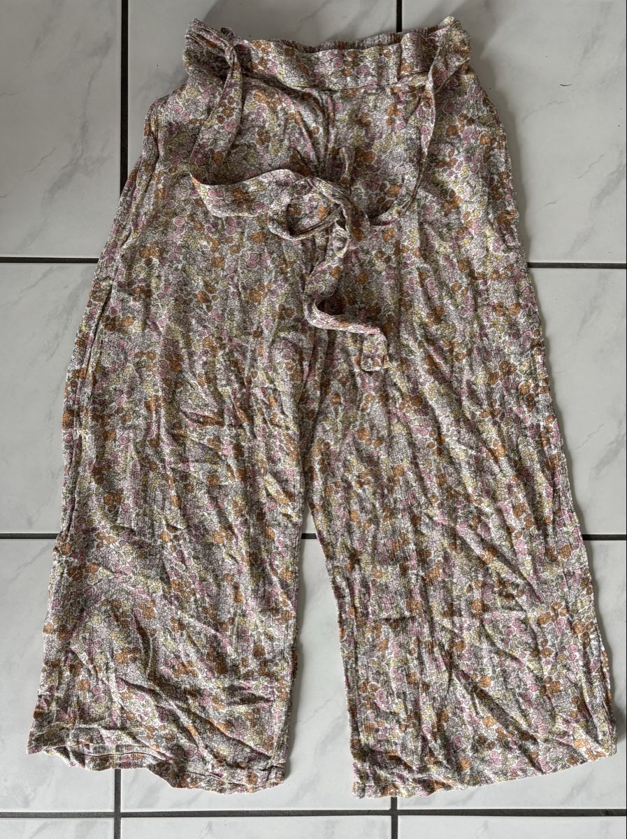C&A Pantaloni: Leichte Sommerhose 3/4 Länge Gr 38 – Usato da Ebikon venduto da Regipe