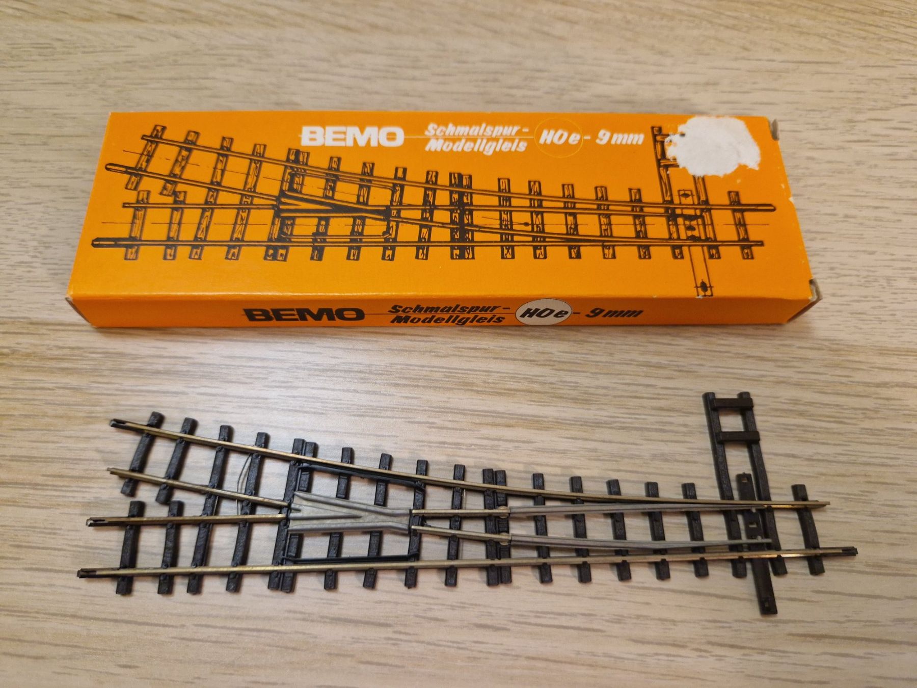 Bemo Modellini di ferrovie: Bemo 4010 weiche rechts H0e – Usato da St-Aubin-Sauges venduto da tantome