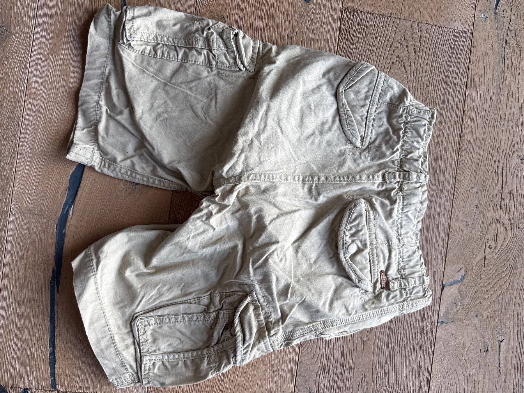 Pantaloni: Scotch Shrunk Cargo Shorts Gr. 140 – Usato da Himmelried venduto da Dievole 1