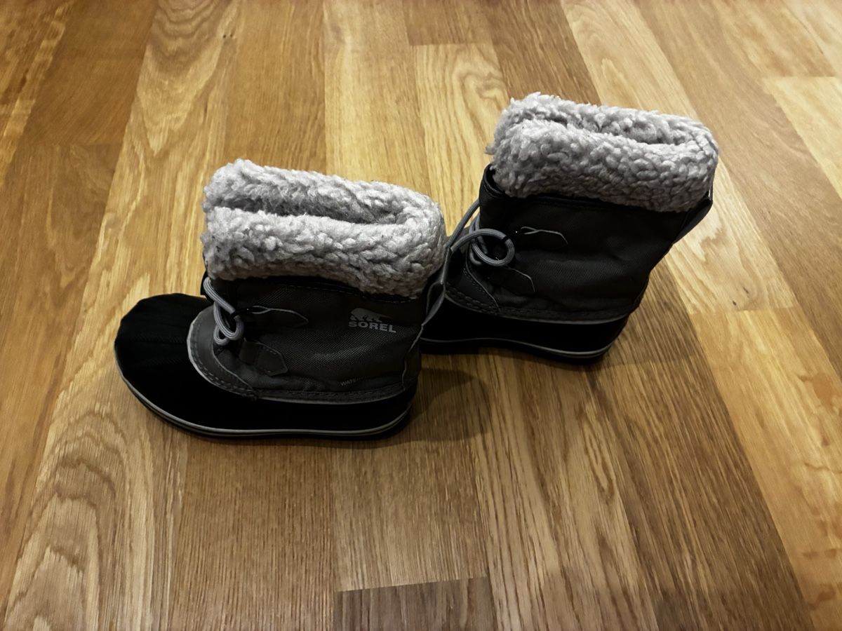 Sorel Scarpe per ragazzi: Sorel Kinder Winterboots – Nuovo (secondo la descrizione) da Hofstetten SO venduto da brandmac 1