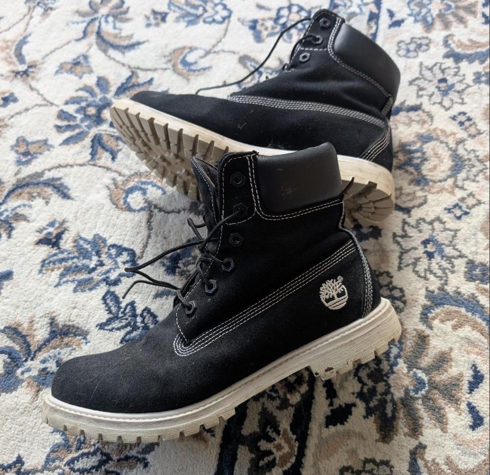 Timberland Scarpe da donna: Black and White Timberlands – Usato da Wallisellen venduto da georgewhorewell