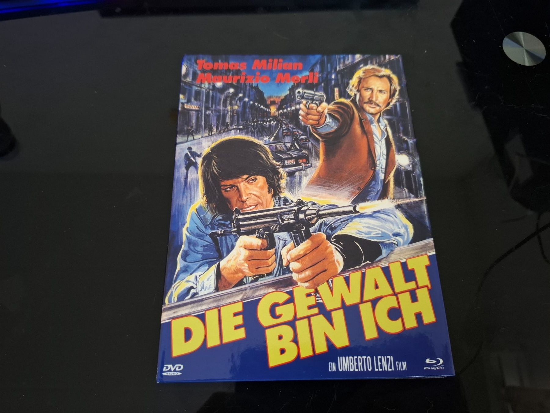 Tutti i DVDs: Die Gewalt bin ich (Blu-Ray & DVD Mediabook) – Usato da Frauenfeld venduto da Frankenstein01