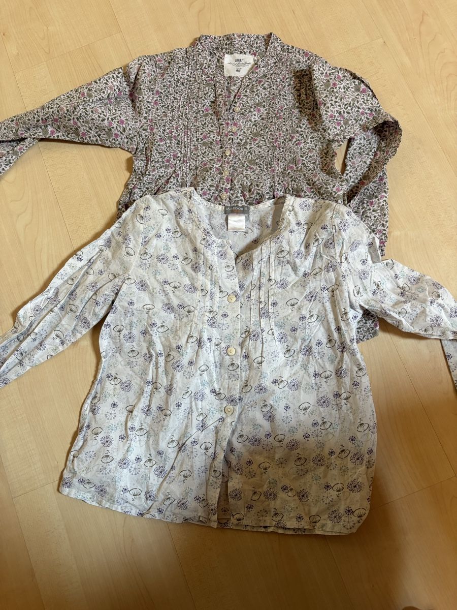 Blouses, T-shirts & Tops: 2 Blusen Grösse 122  – D'occasion à Buchrain par Sisi83