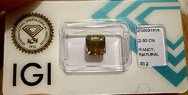     Natürlicher 2.80 ct Fancy Farbdiamant IGI zertifiziert 
