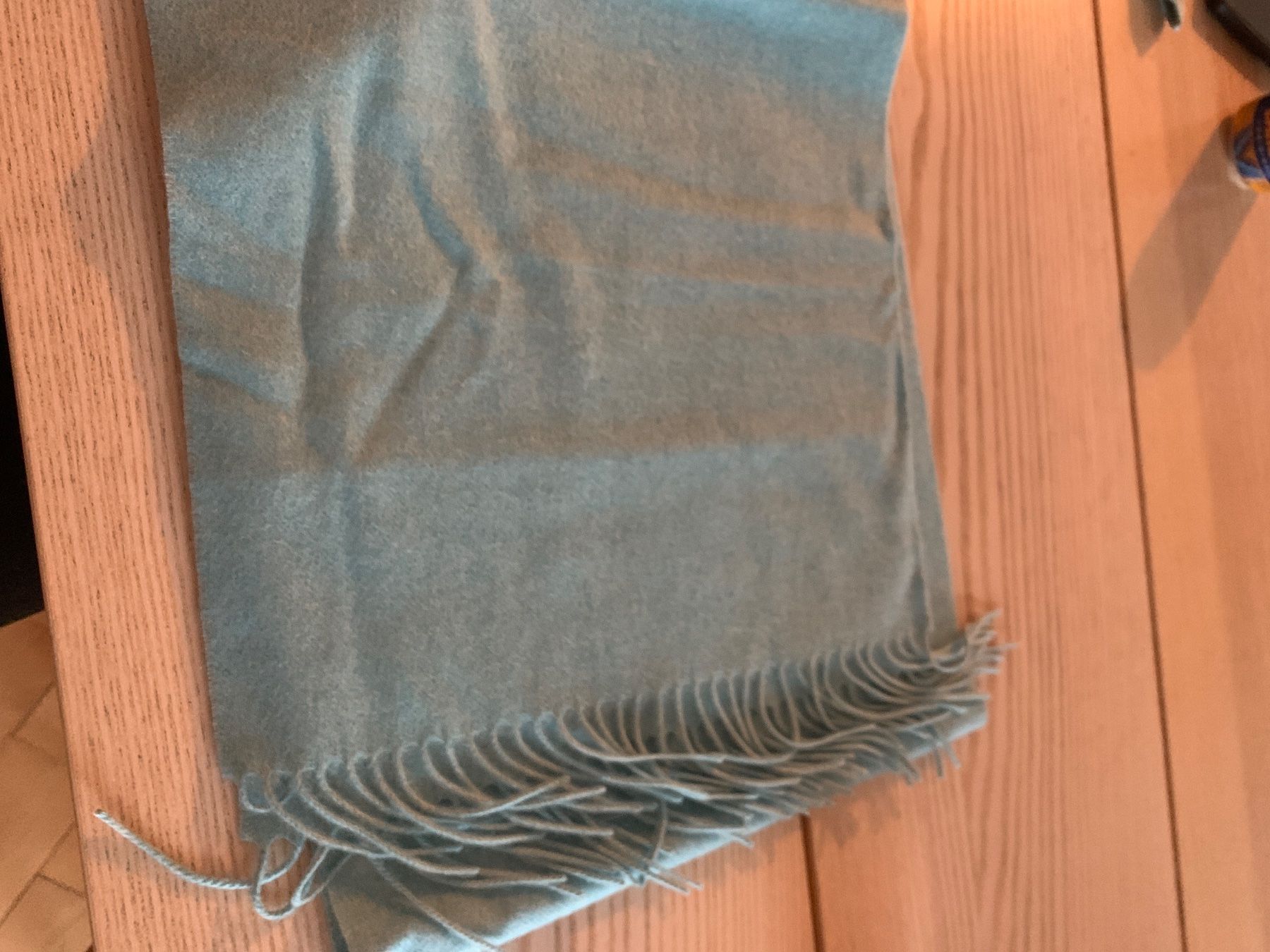 Foulard & Sciarpe: Edler Kaschmir Schal, hellblau, neuwertig! – Nuovo (secondo la descrizione) da Luzern venduto da sar_7vht 2