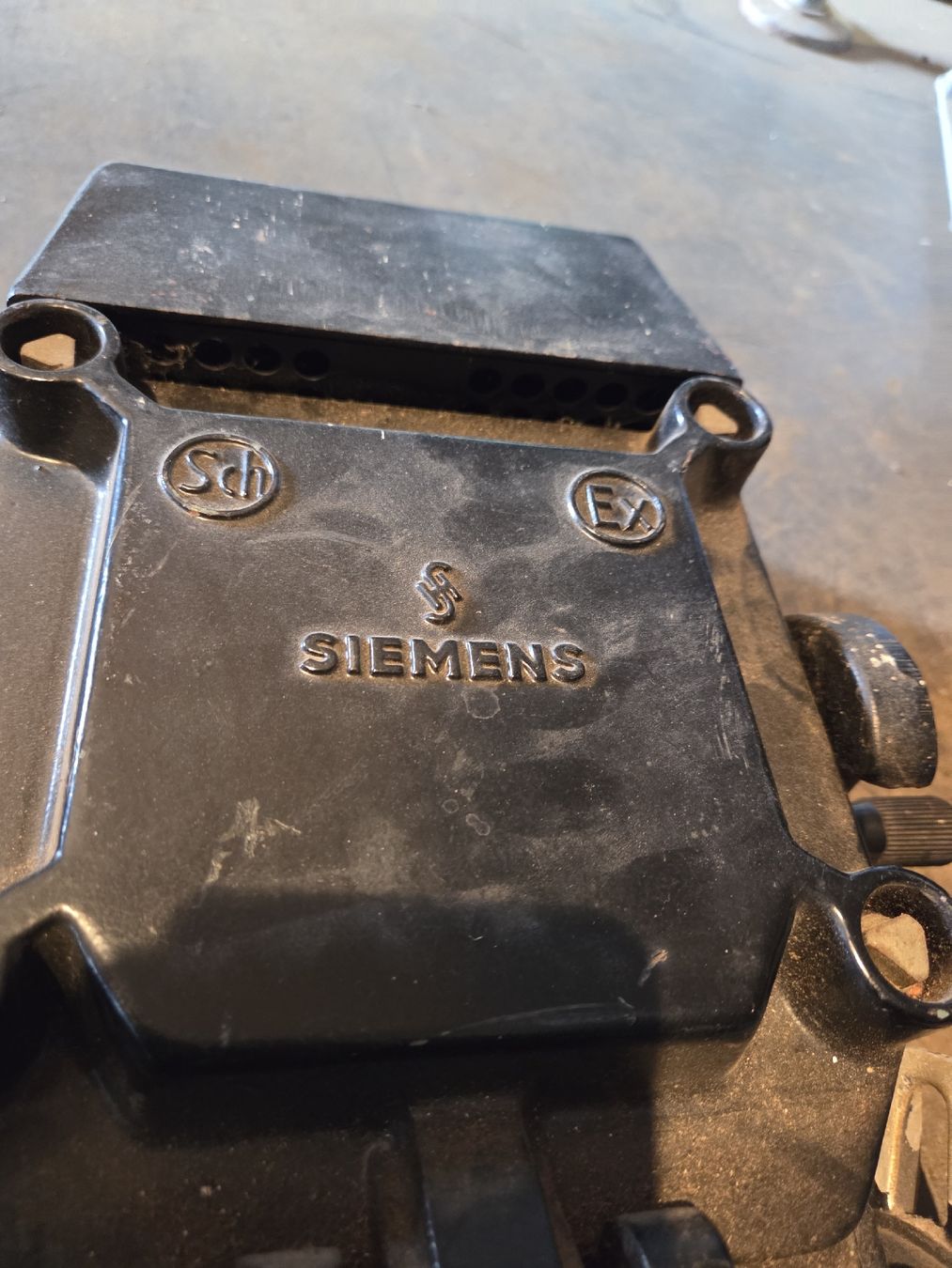 Telefone: Bunkertelefon – Gebraucht aus Herisau von Strahlkraft 6