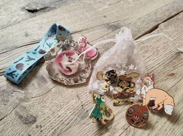 Lot de pin's neufs Cosy