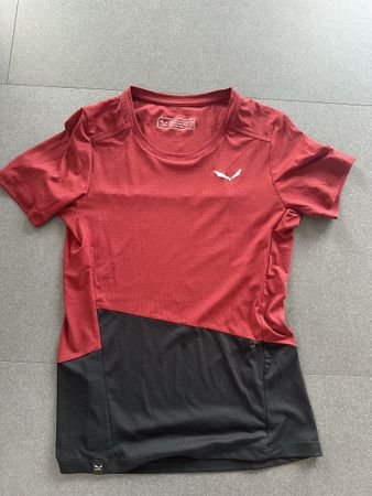 Salewa Funktionsshirt Damen Grösse XS Farbe Rot guter Zusta